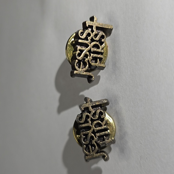 2 Pcs "Jesus First+Cross" Vintage Lapel Pin - Picture 4 of 5
